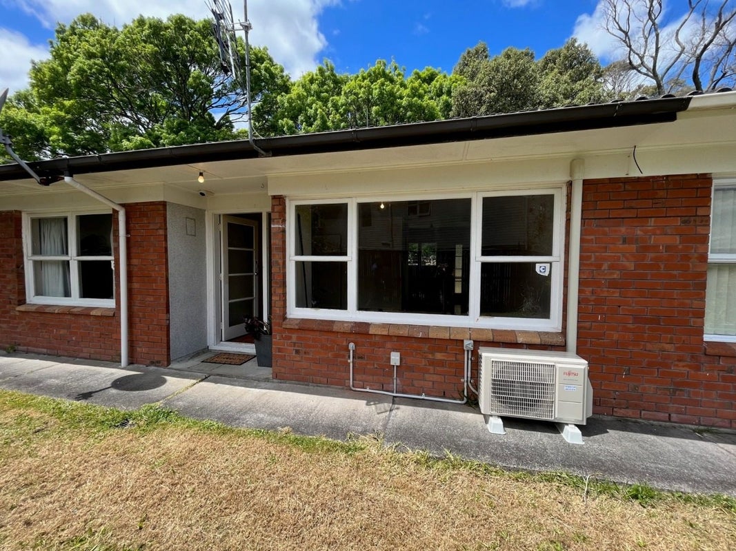 2/1 Snell Place, Pakuranga, Auckland - Carousel 1