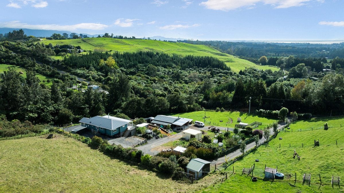 15 Hume Road, Aongatete, Katikati - Carousel 1