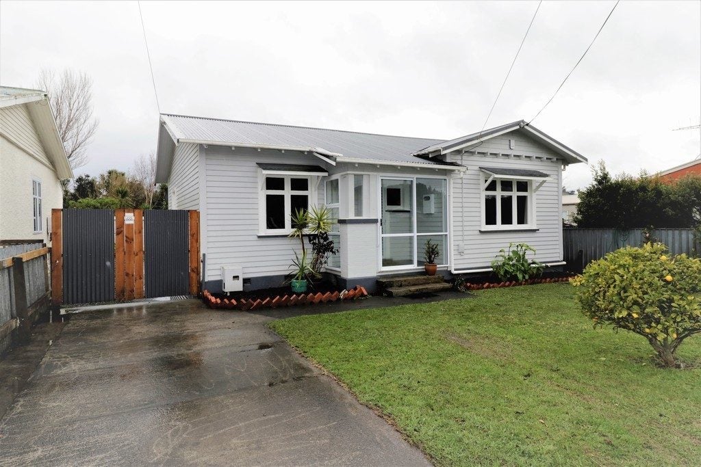 31 Kepa Street, Whanganui East, Whanganui - Carousel 1