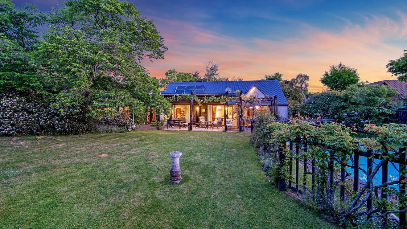 11 Dunrobin Place, Avonhead, Christchurch - Carousel 2