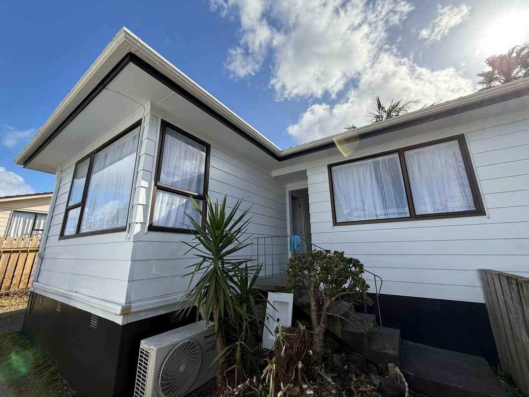 9 Edwin Freeman Place, Ranui, Auckland - Carousel 1