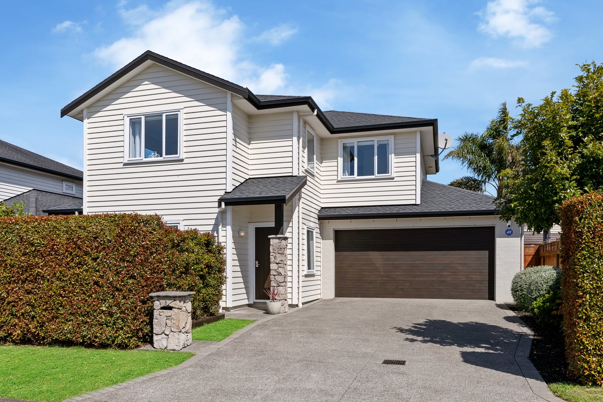 8 Cornwall Place, Karaka, Papakura - Carousel 1