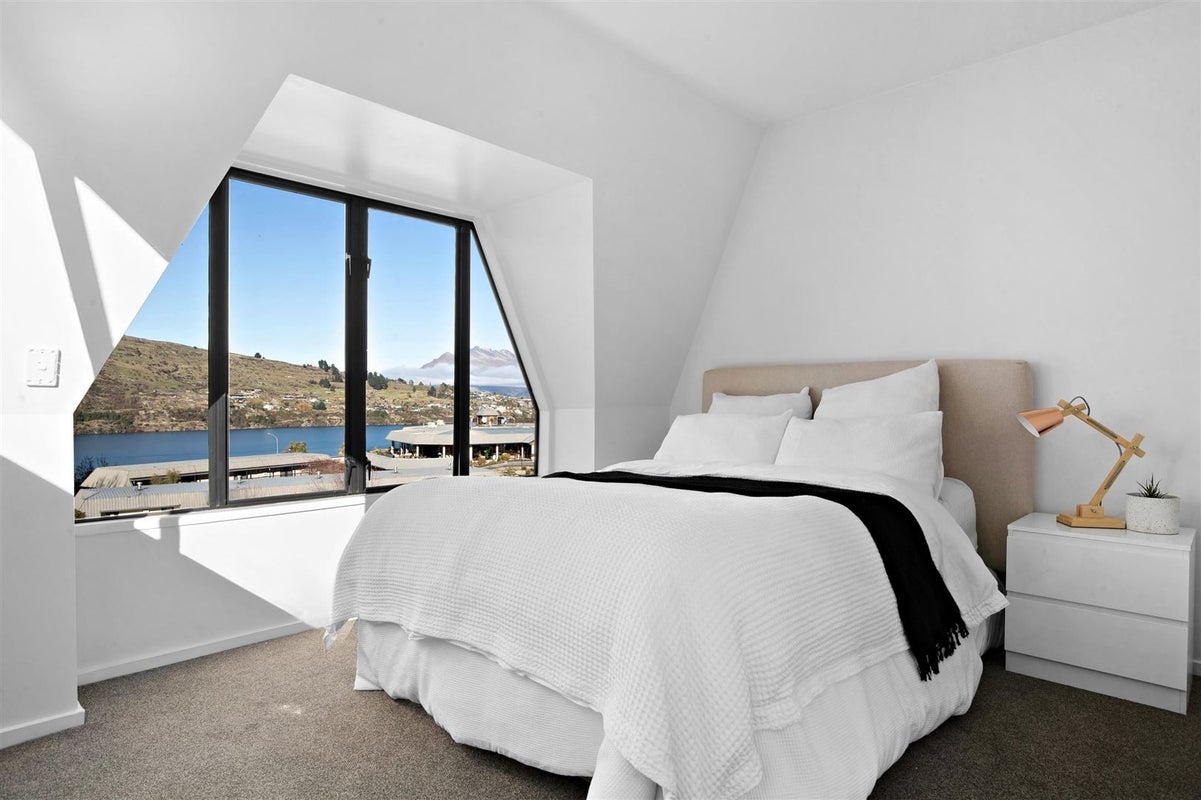 1/43 GOLDRIDGE WAY, FRANKTON RD, QUEENSTOWN - Carousel 1