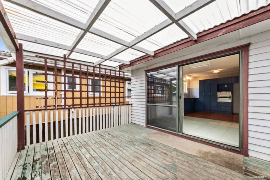 30 Edmonton Road, Henderson, Auckland - Carousel 9