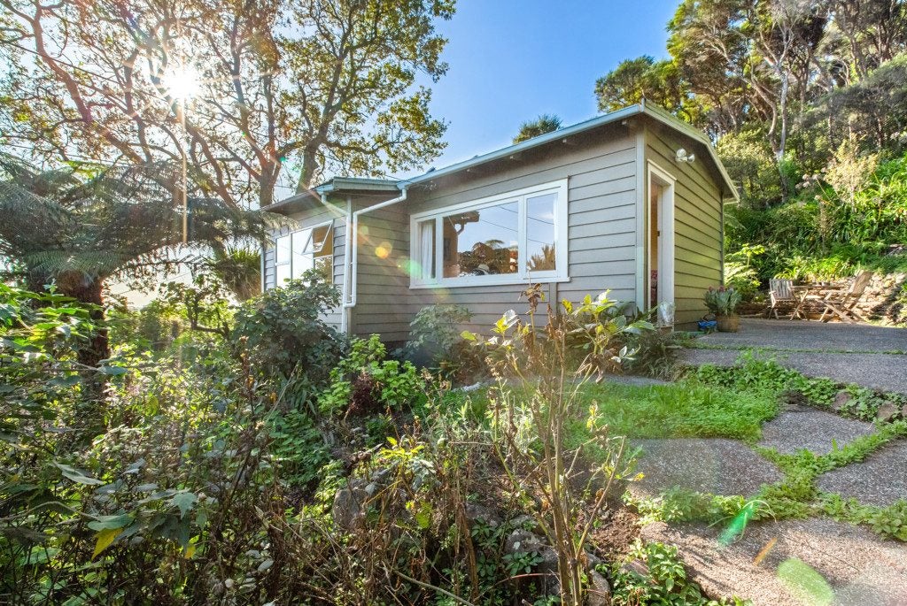 7 Okoka Road, Omiha, Waiheke Island - Carousel 1