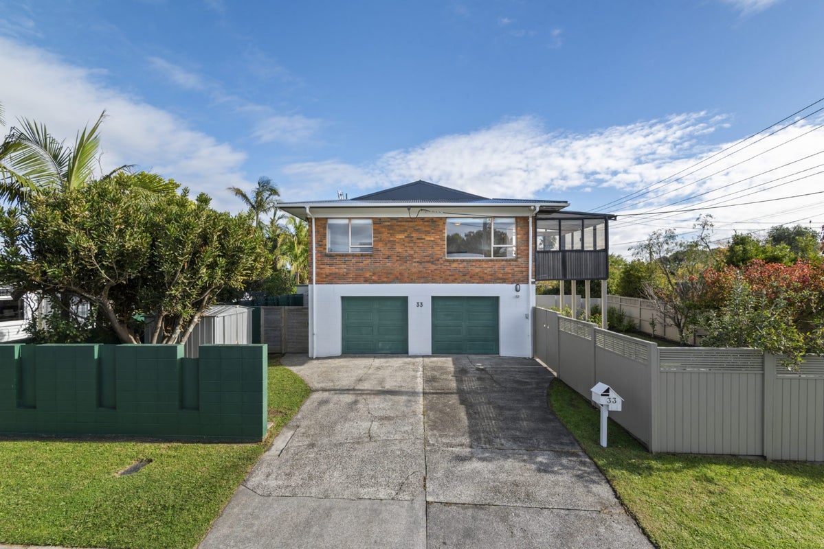 1/33 Eversleigh Road, Belmont, Auckland - Carousel 1