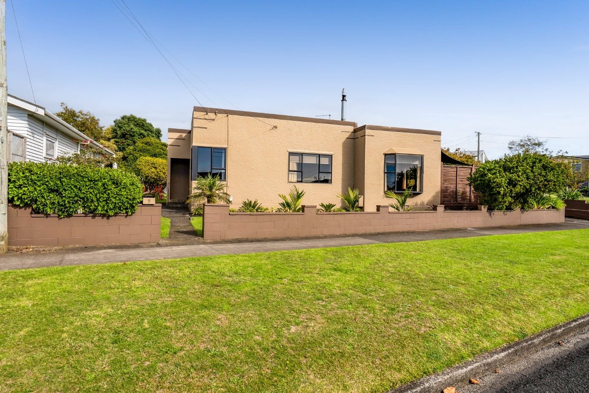 8 Skinner Street, Blagdon, New Plymouth - Carousel 21