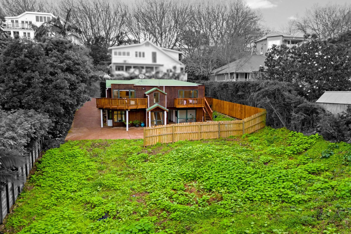 24A Picton Street, Freemans Bay, Auckland - Carousel 1