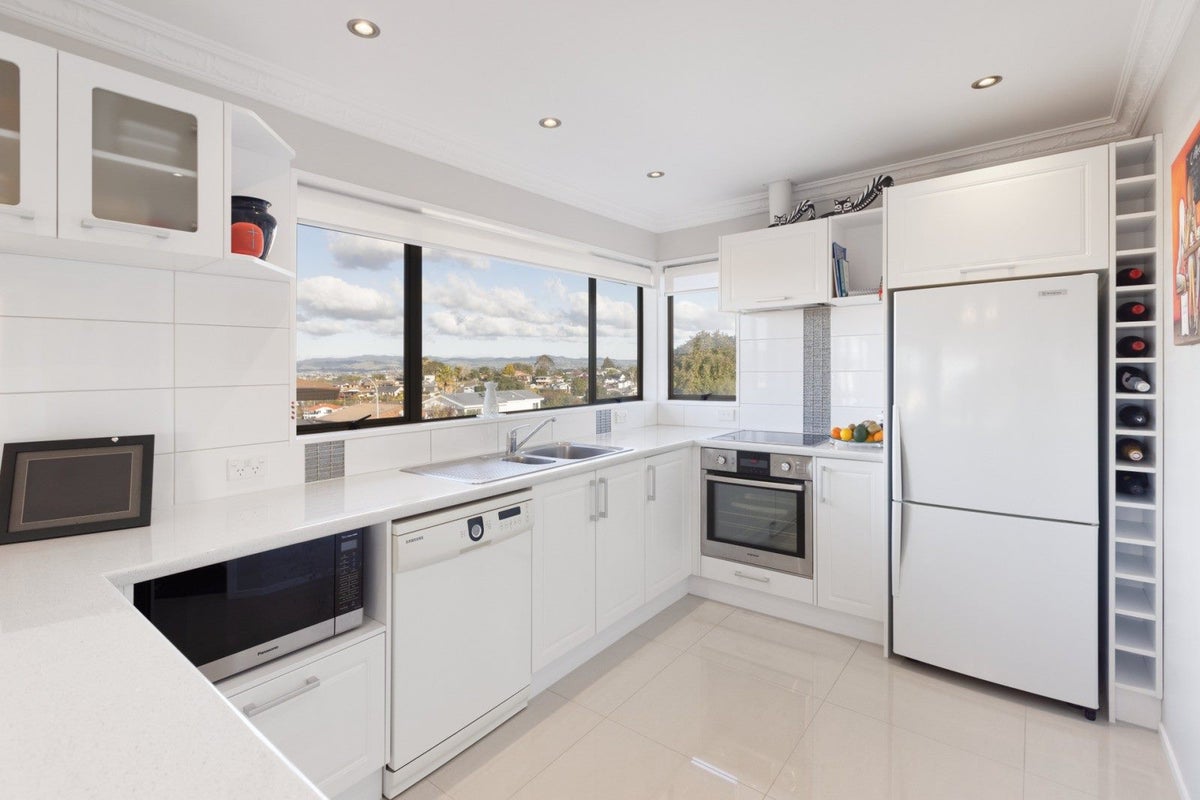 32A Whitaker Street, Otumoetai, Tauranga - Carousel 2