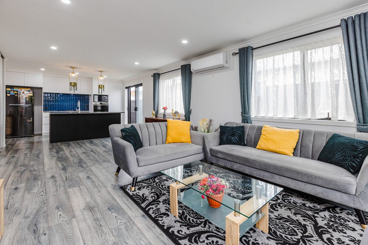25 Rosslands Avenue, Karaka, Papakura - Carousel 2