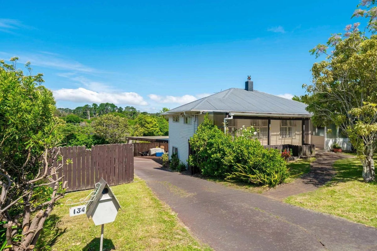 134 White Swan Road, Mount Roskill, Auckland - Carousel 2