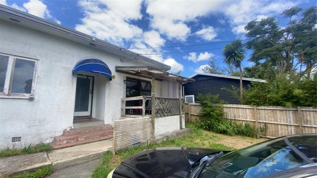 66 Wingate Street, Avondale, Auckland - Carousel 1
