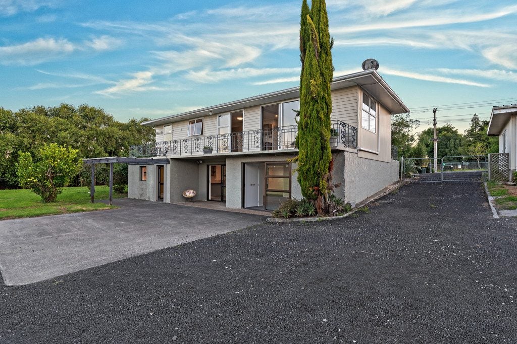 281 Riverhead Road, Riverhead, Riverhead - Carousel 1