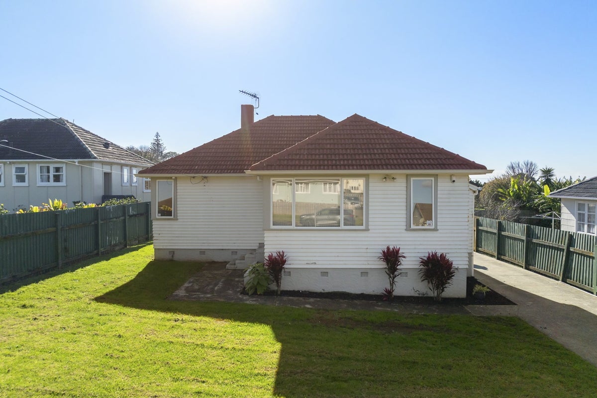 13 Ngarimu Road, Panmure, Auckland - Carousel 1