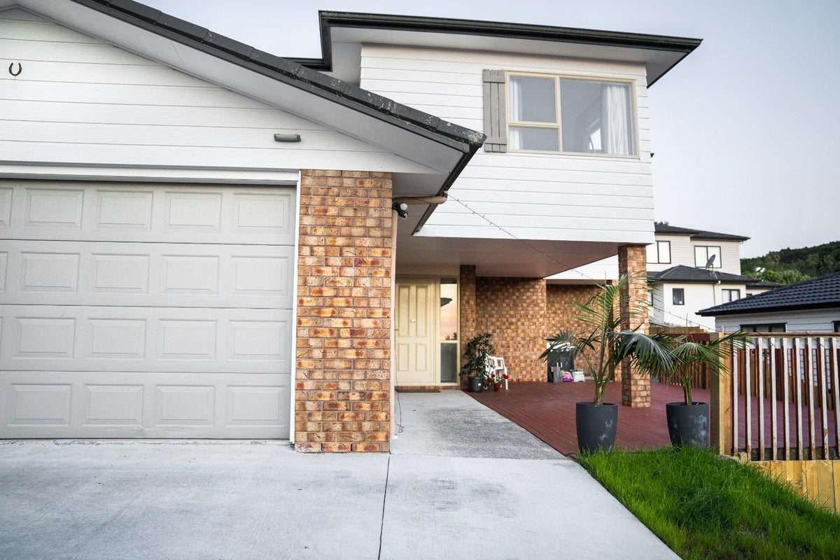 38 Vireya Court, Goodwood Heights, Auckland - Carousel 1