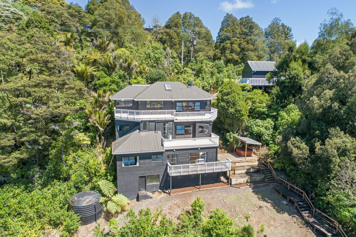 292 Forest Hill Road, Waiatarua, Auckland - Carousel 1