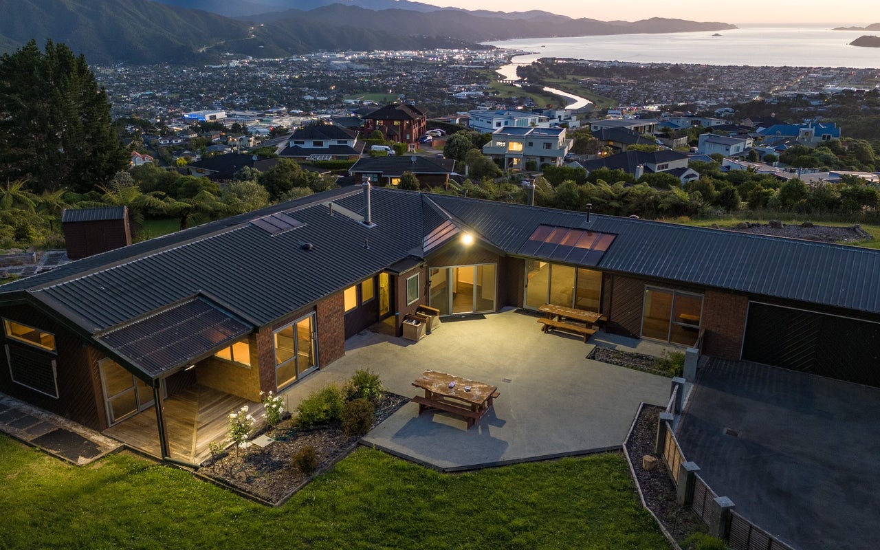 252 Normandale Road, Normandale, Lower Hutt - Carousel 2