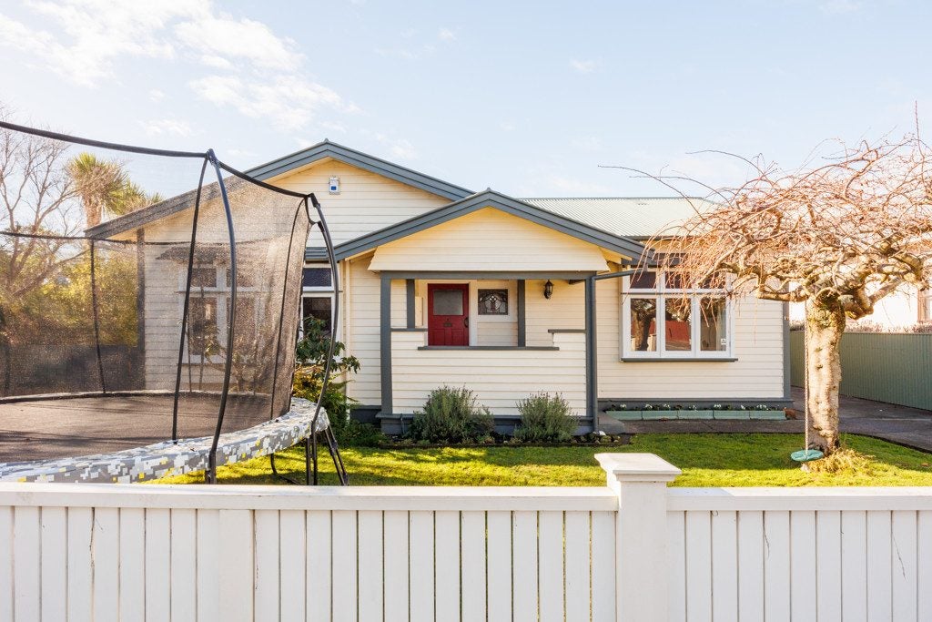 17 Regent Street, Palmerston North, Palmerston North - Carousel 1