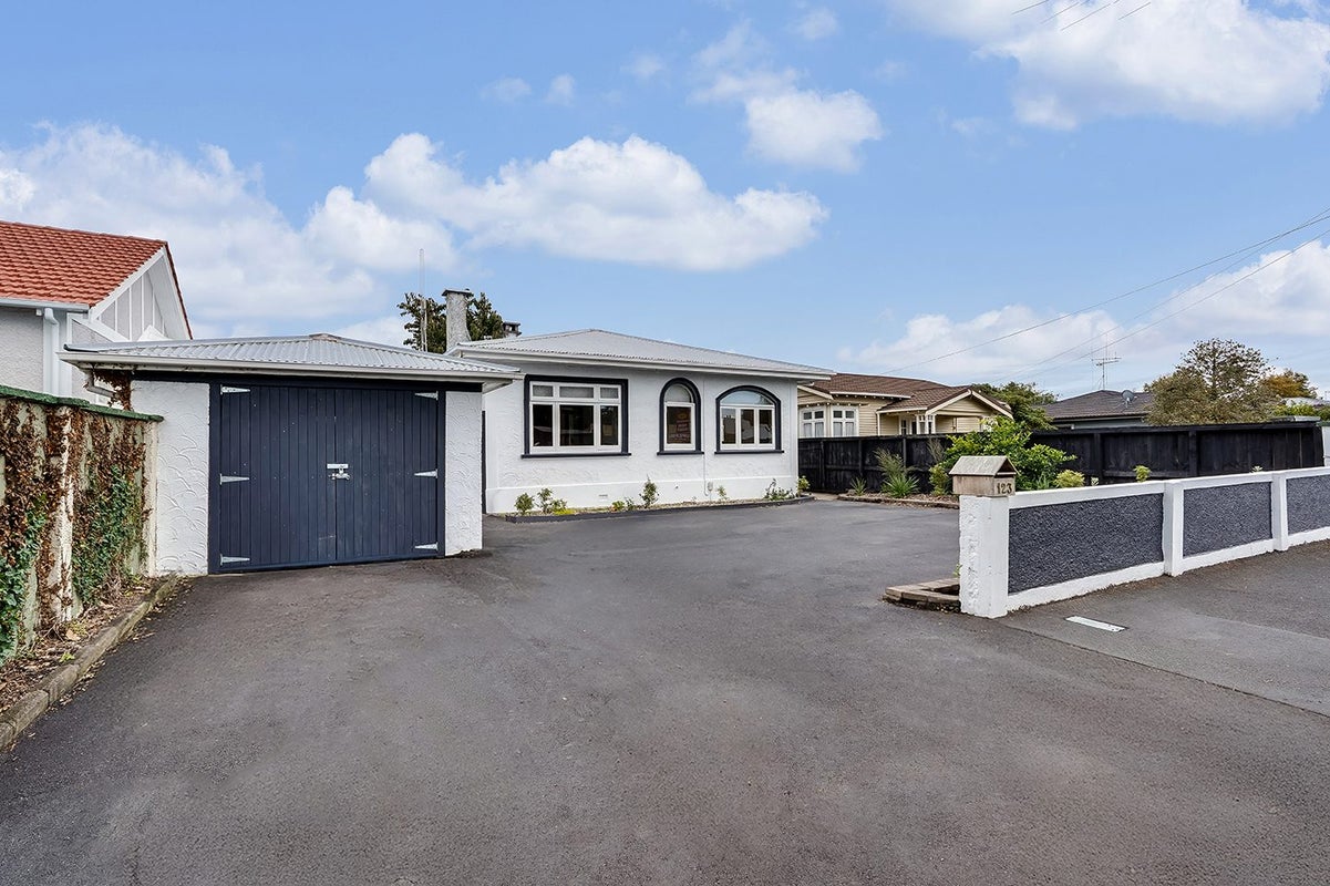 123 Grey Street, Hamilton East, Hamilton - Carousel 22