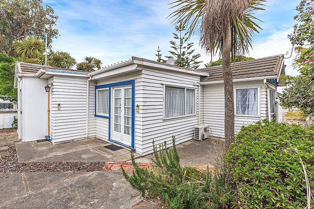 12 Shackleton Street, New Brighton, Christchurch - Carousel 1