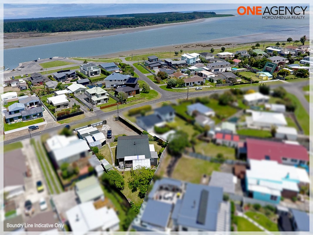 37 Shortt Street, Foxton Beach, Foxton - Carousel 1