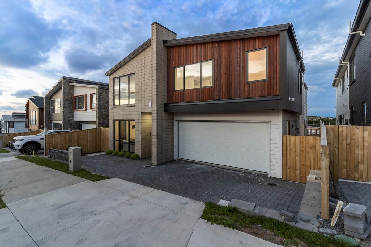 69 Michael Bosher Way, Flat Bush, Auckland - Carousel 2