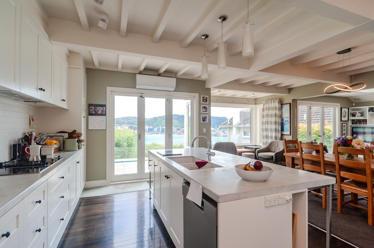 60 The Crescent, Roseneath, Wellington - Carousel 1