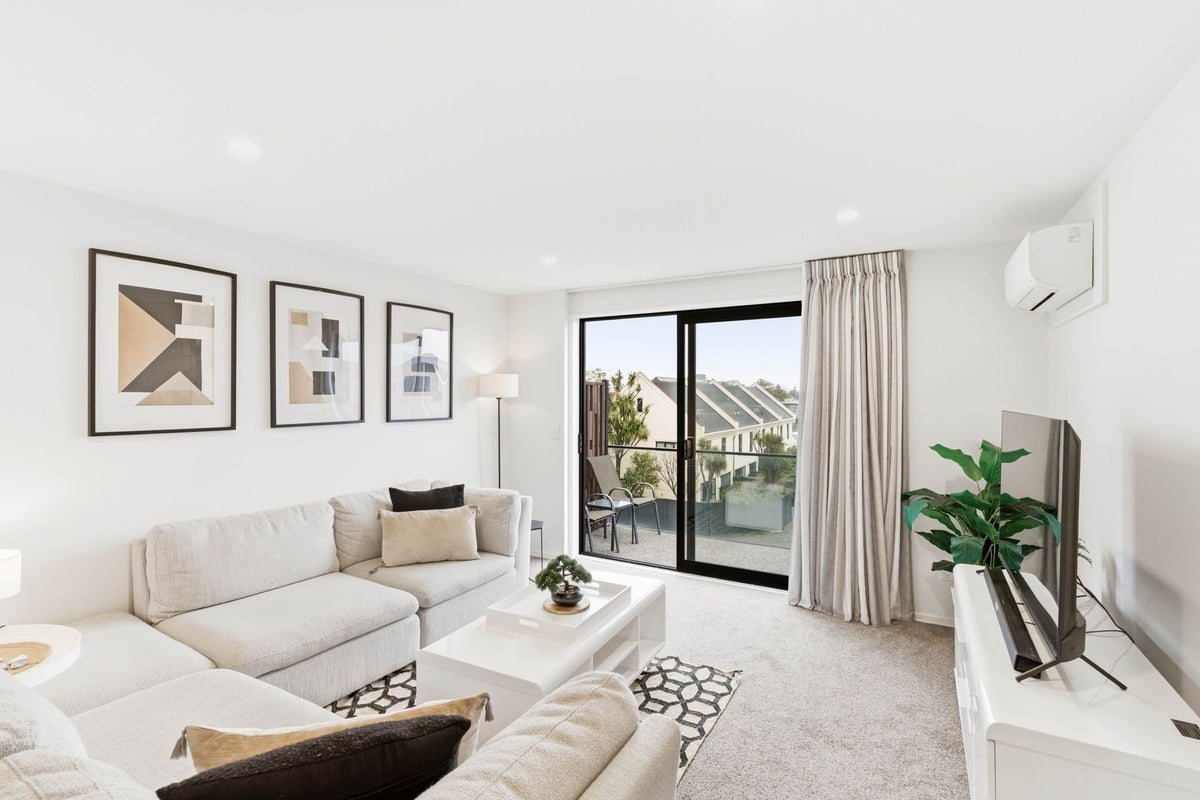 211/118 Salisbury Street, Christchurch Central, Christchurch - Carousel 1