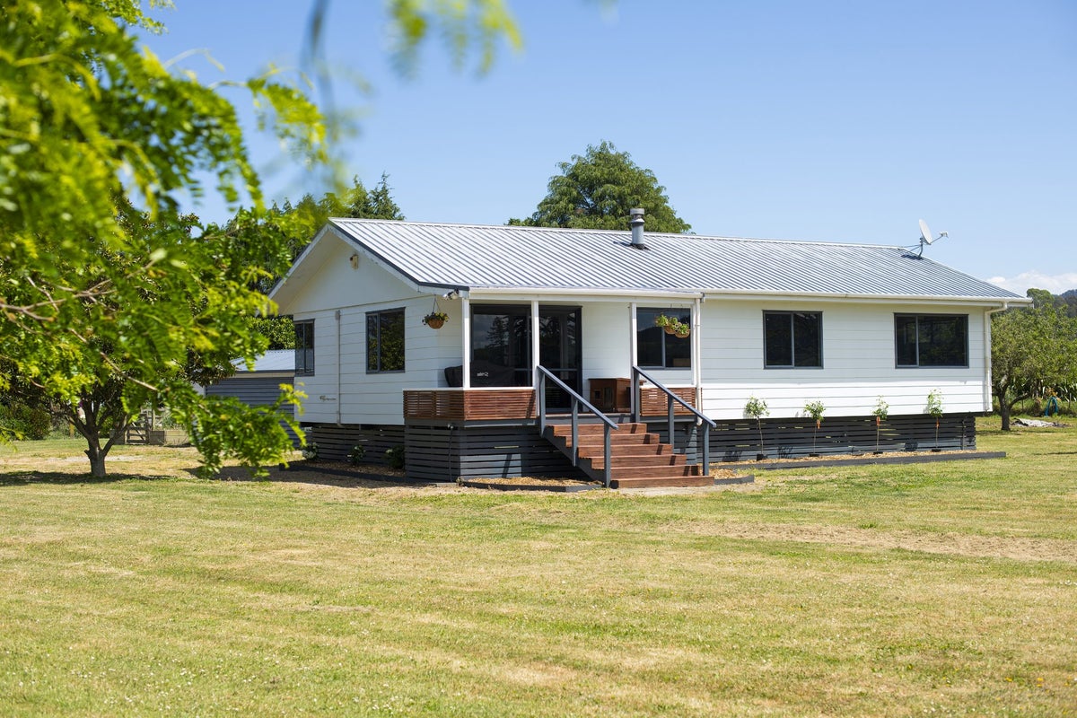 37 Branson Road, Waipaoa, Gisborne - Carousel 1
