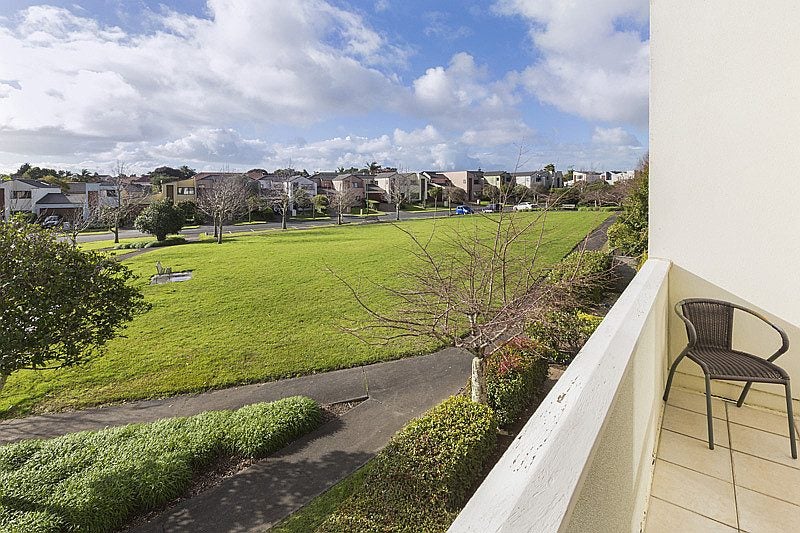 10 Spalding Rise, Golflands, Auckland - Carousel 2