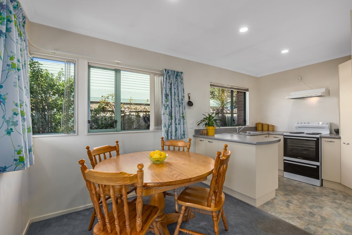 9/42 Main Road, Tawa, Wellington - Carousel 2
