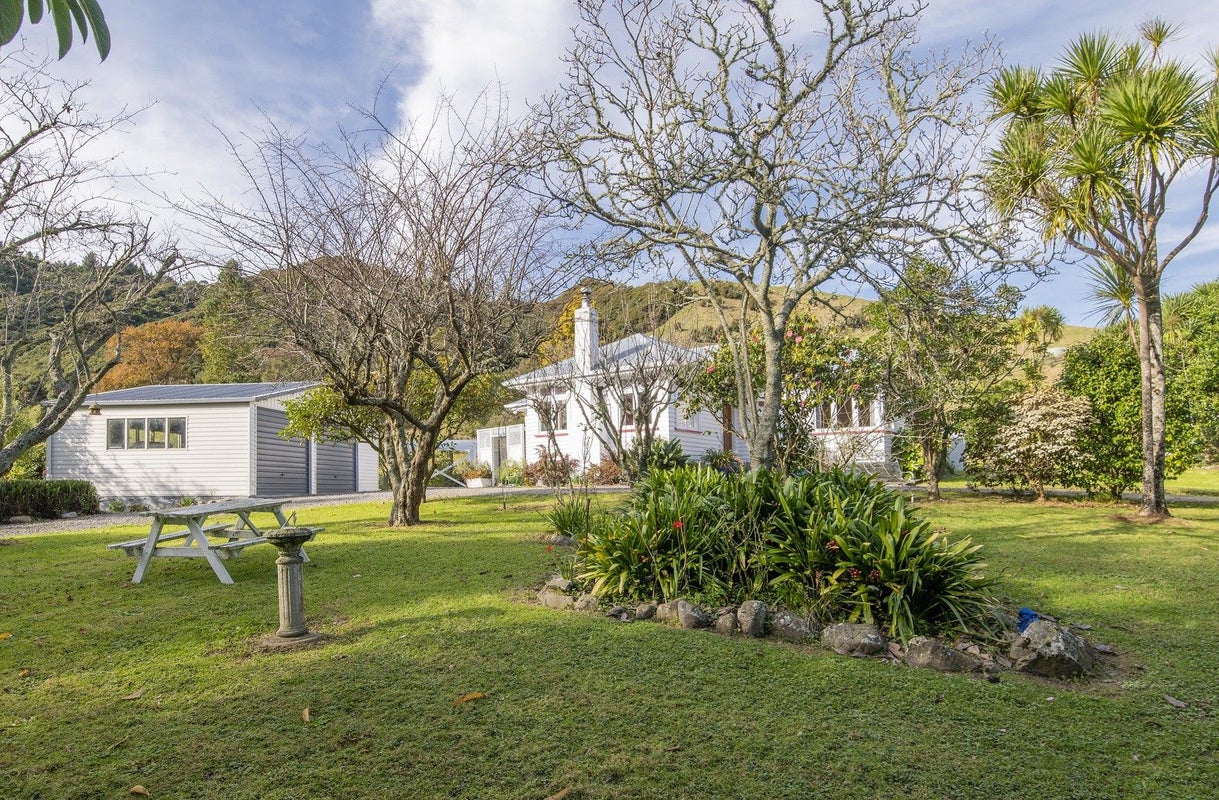 113 South Manakau Road, Manakau, Otaki - Carousel 1