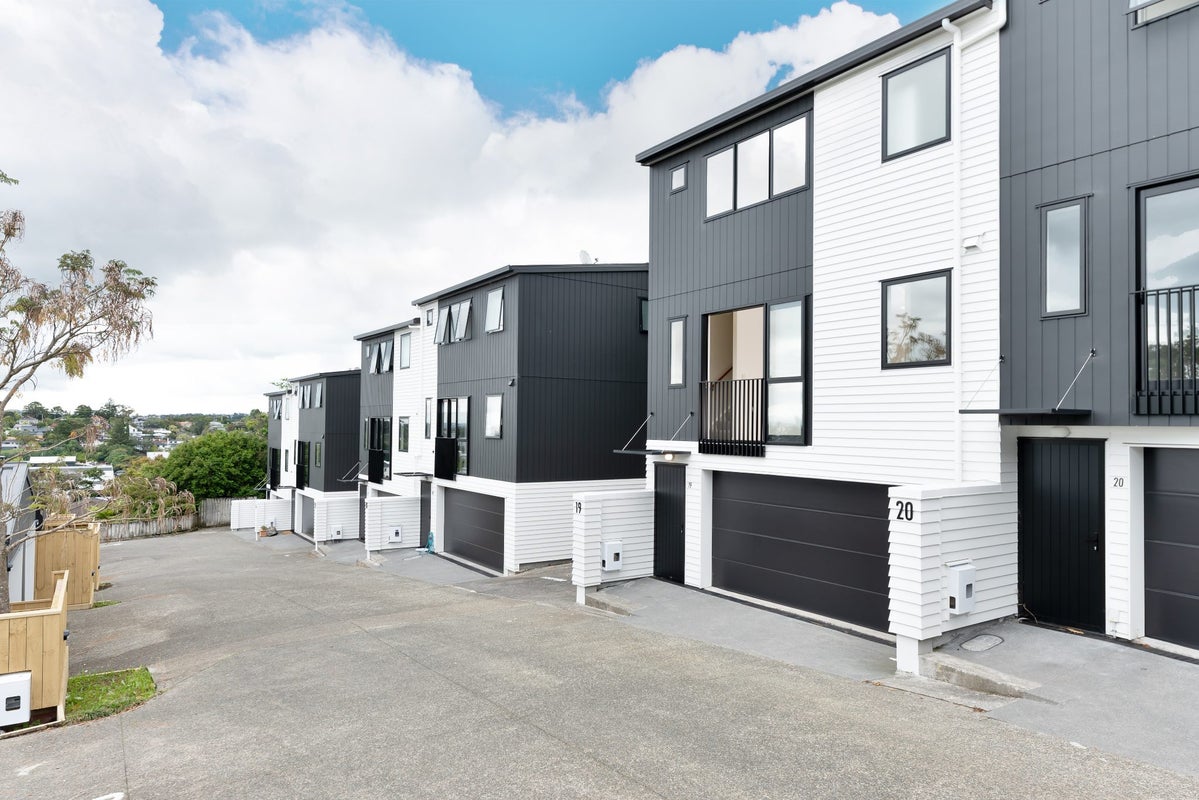 19/69 Target Road, Totara Vale, Auckland - Carousel 2