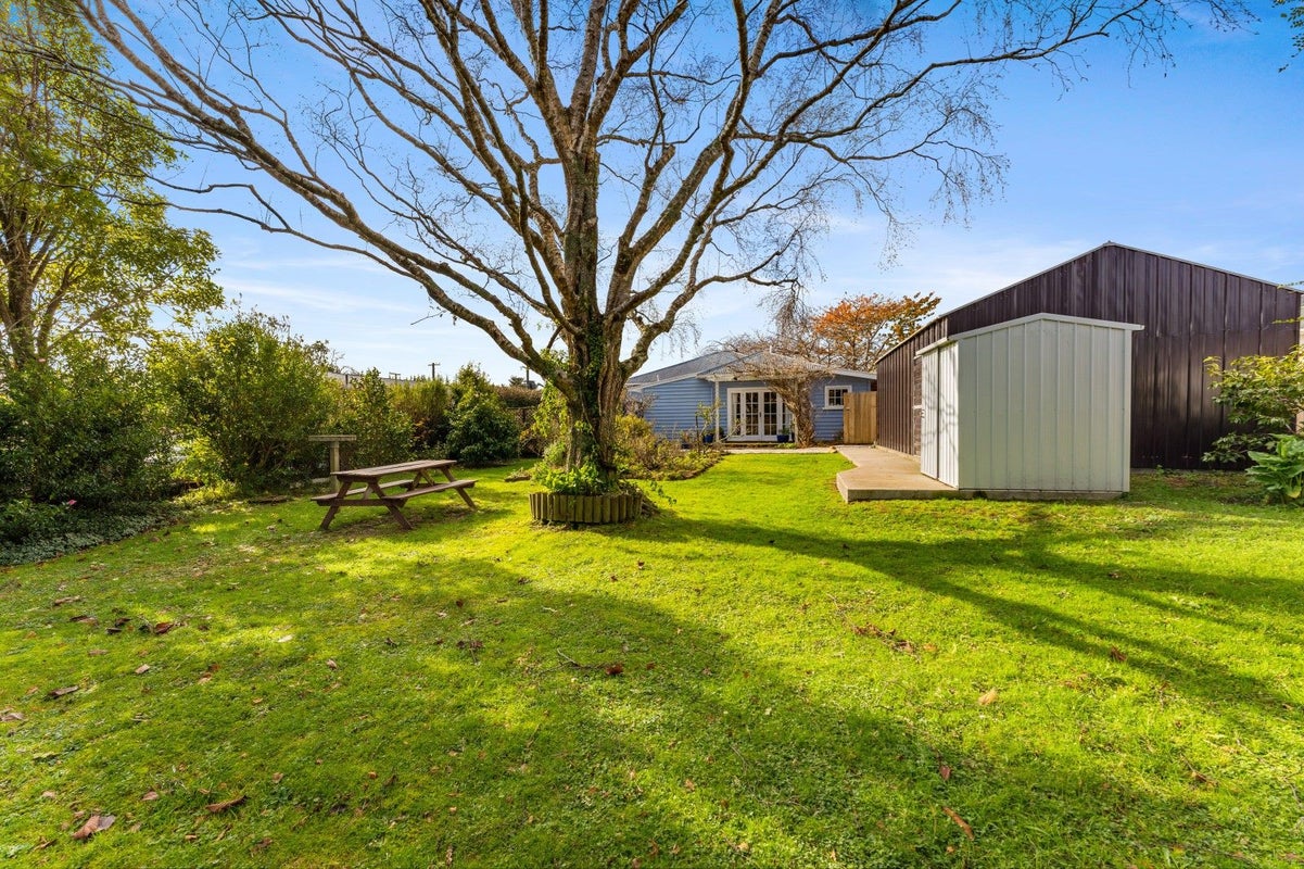 14 MacLaren Street, Maymorn, Upper Hutt - Carousel 1