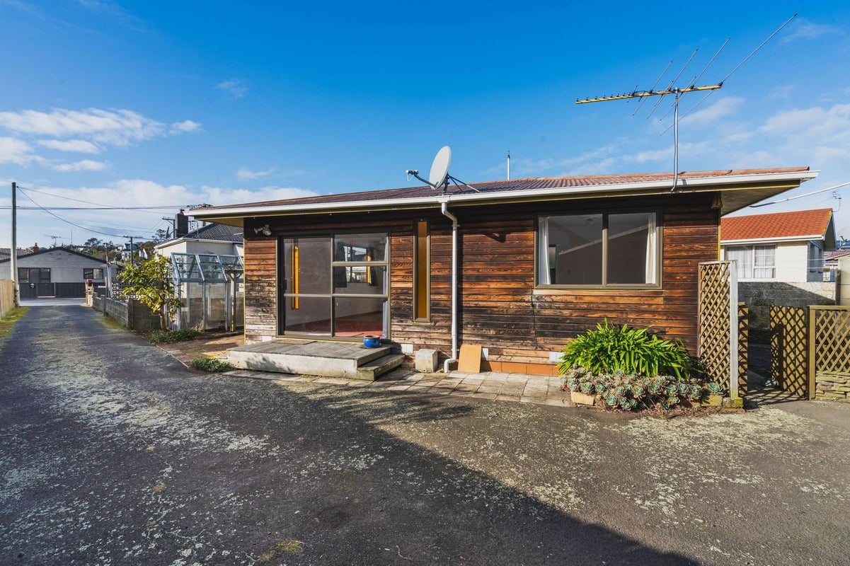 12A Begg Street, Saint Kilda, Dunedin - Carousel 1
