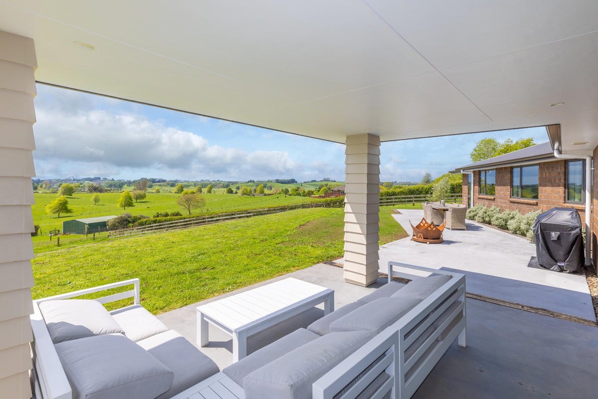 85 Jury Road, Ngahinapouri, Hamilton - Carousel 1