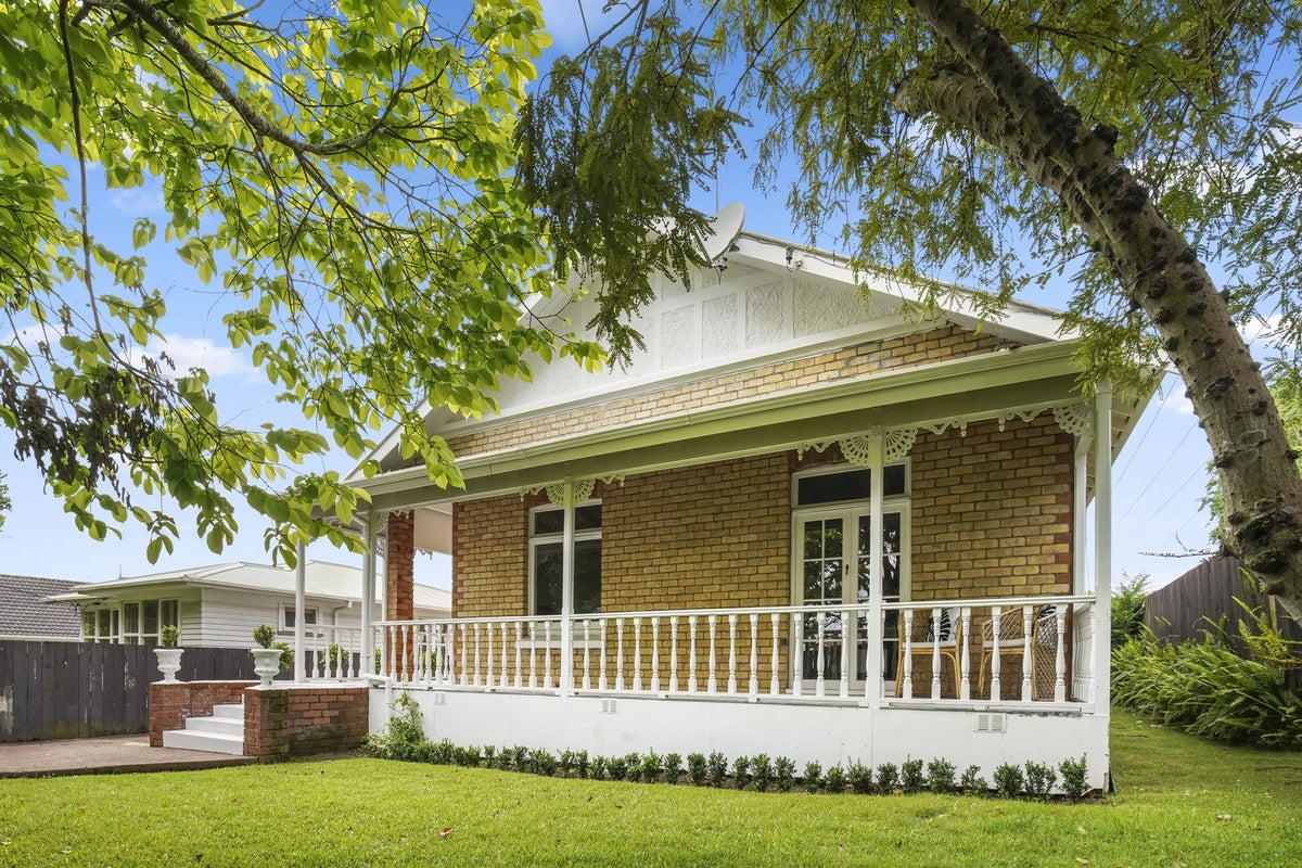 26 Seabrook Avenue, New Lynn, Auckland - Carousel 2