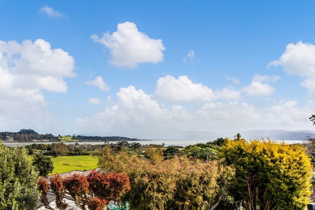 121 Wallace Road, Mangere Bridge, Auckland - Carousel 2