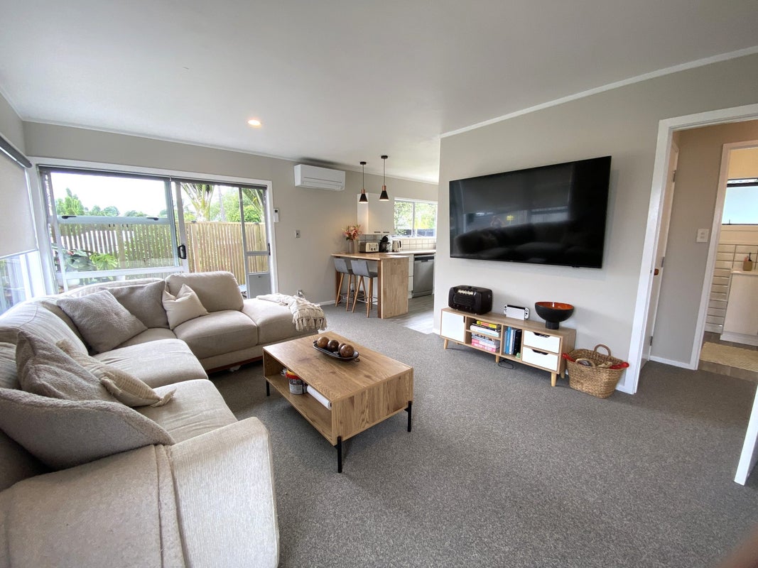 1/38 Aeroview Drive, Beach Haven, Auckland - Carousel 2