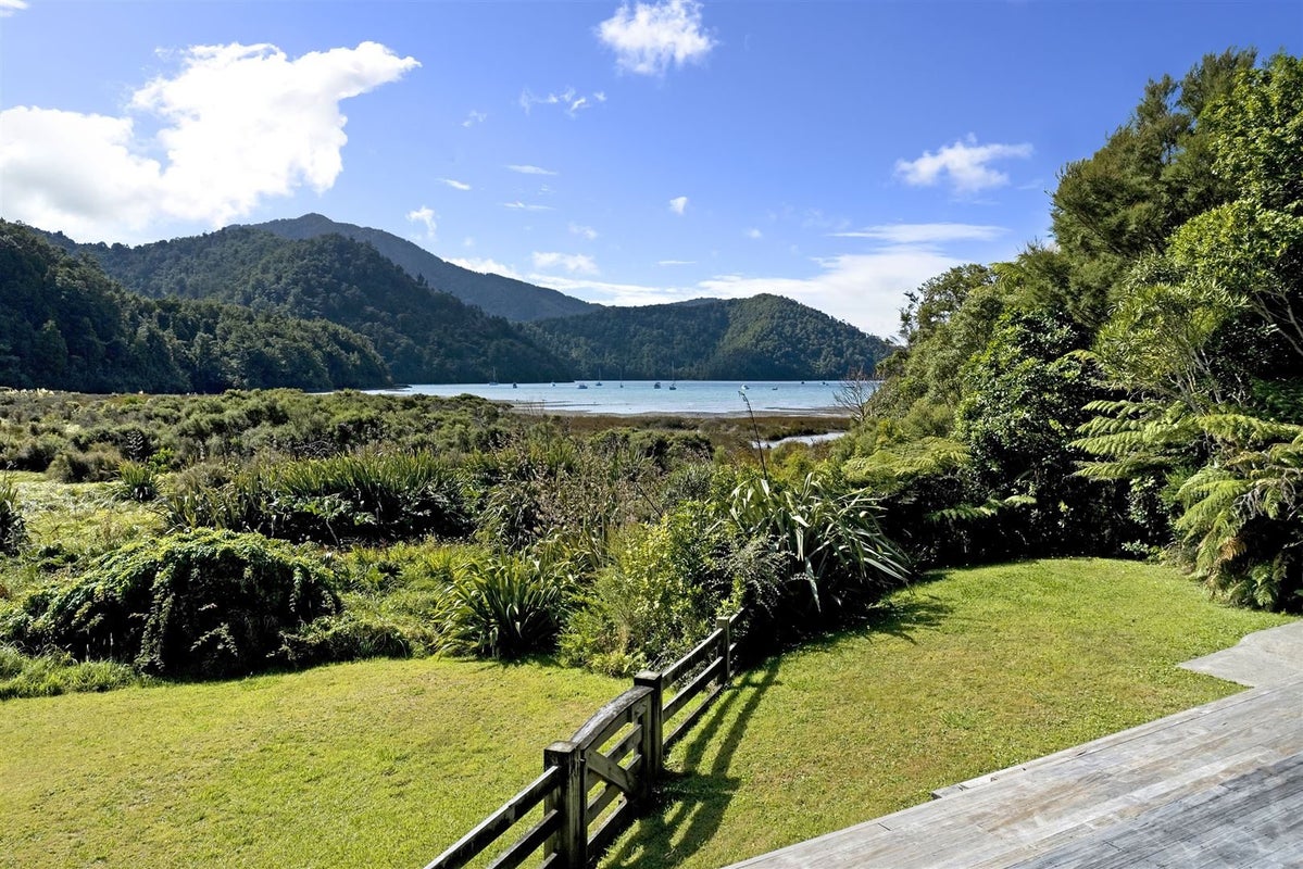 201 Duncans Bay Road, DUNCAN BAY - Carousel 2