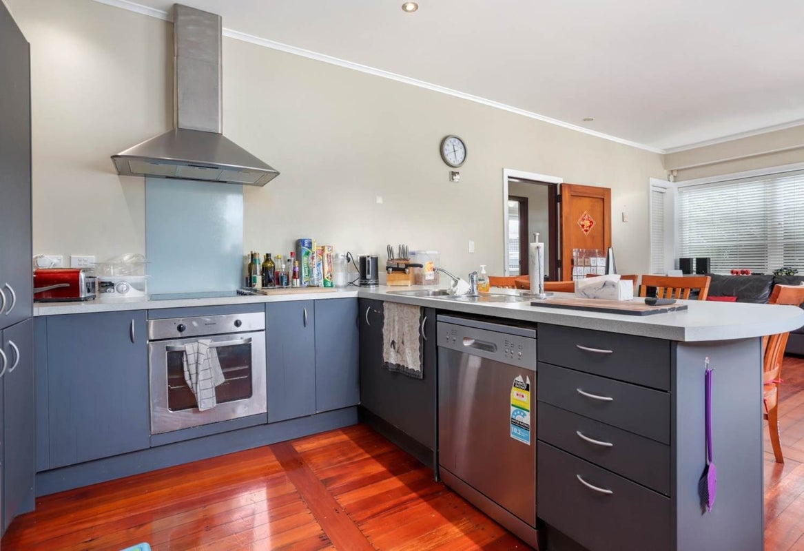 24 Martin Avenue, Mount Albert, Auckland - Carousel 1