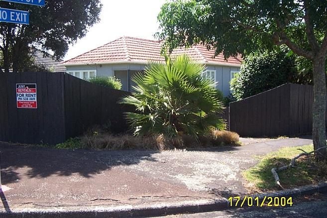 77 Tahapa Crescent, Meadowbank, Auckland - Carousel 2