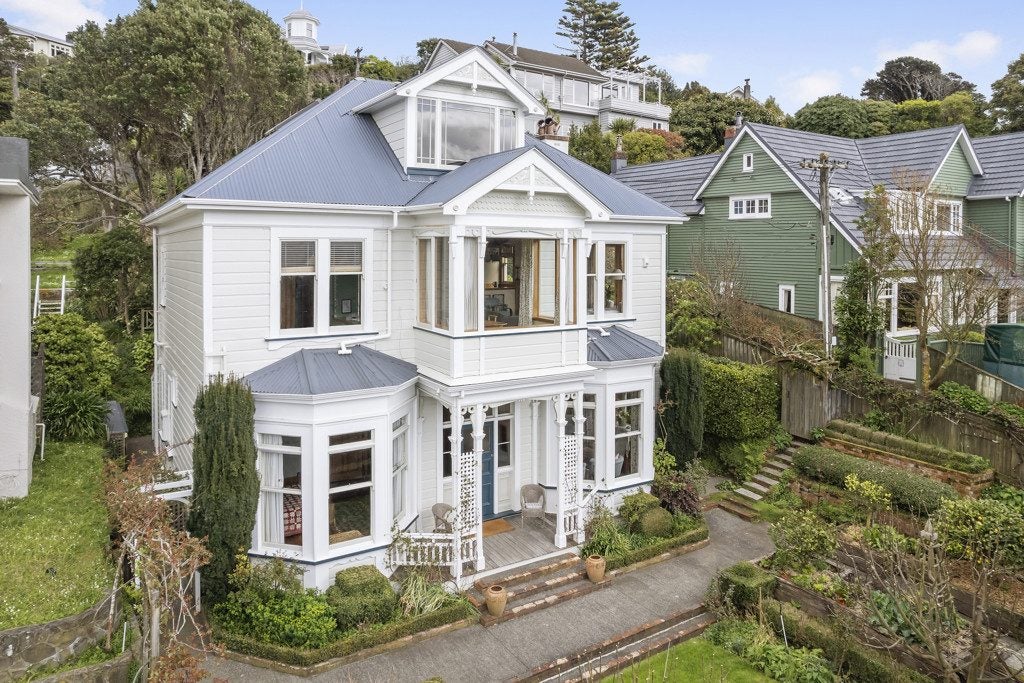 129 Upland Road, Kelburn, Wellington - Carousel 1