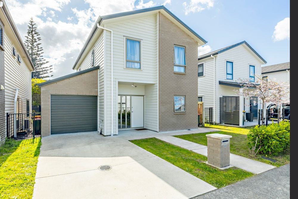 22 Taiaapure Street, Weymouth, Auckland - Carousel 1
