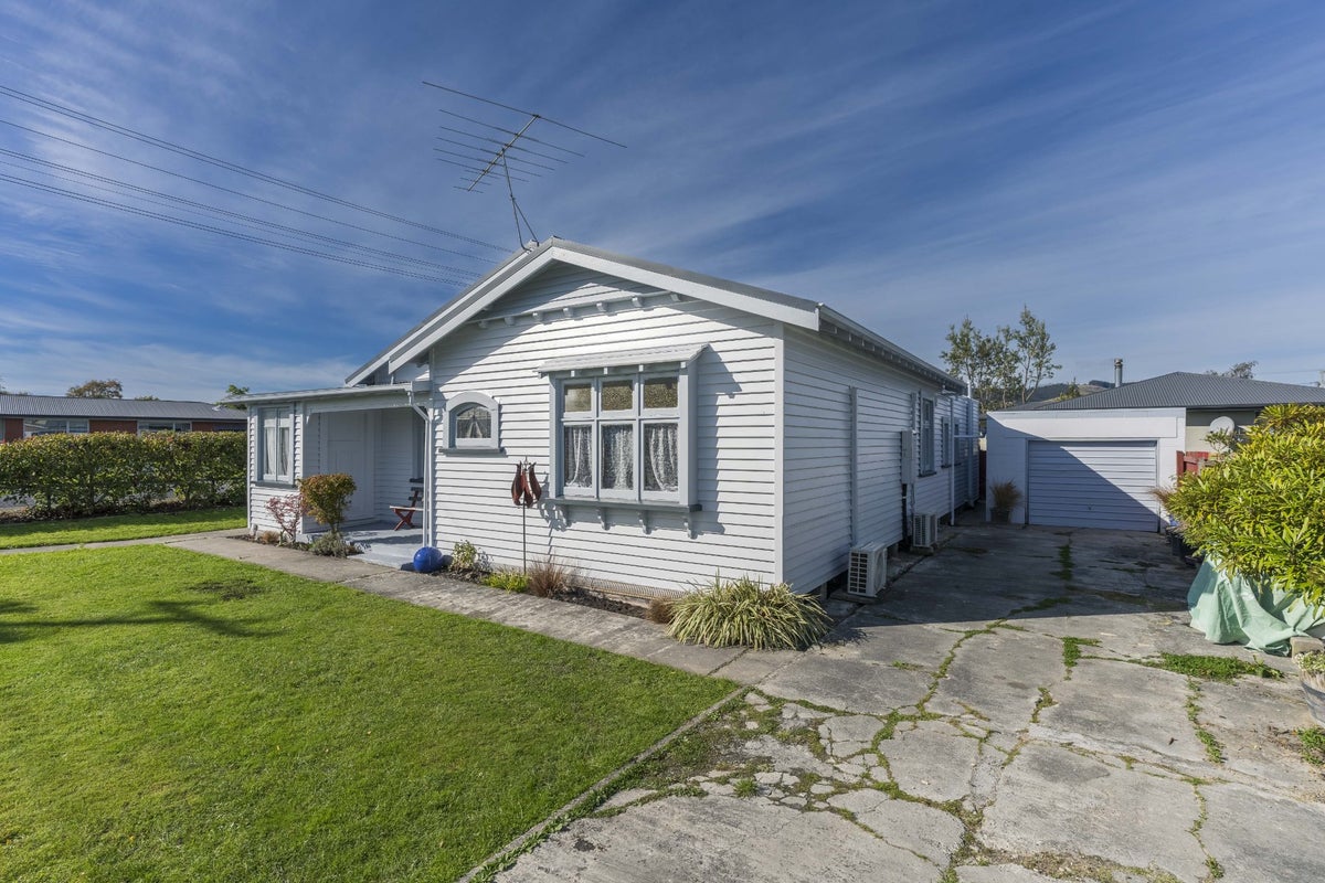 23 Chaucer Street, Milton, Milton - Carousel 2