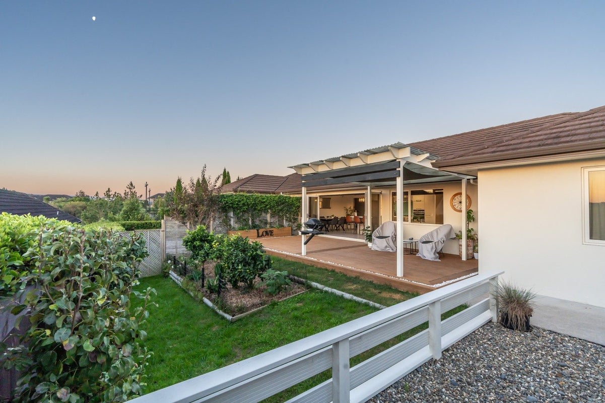 15 Bentley Rise, Flagstaff, Hamilton, Waikato - Carousel 2