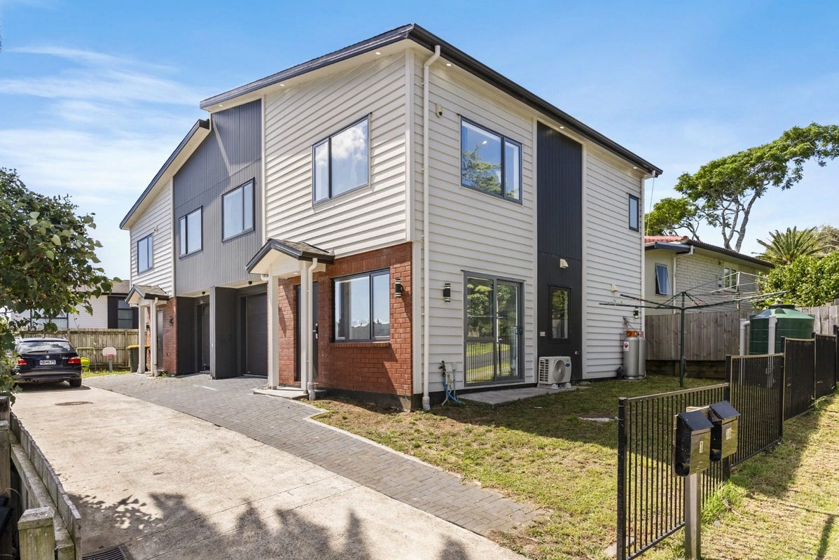 1 Kendall Court, Wattle Downs, Auckland - Carousel 1