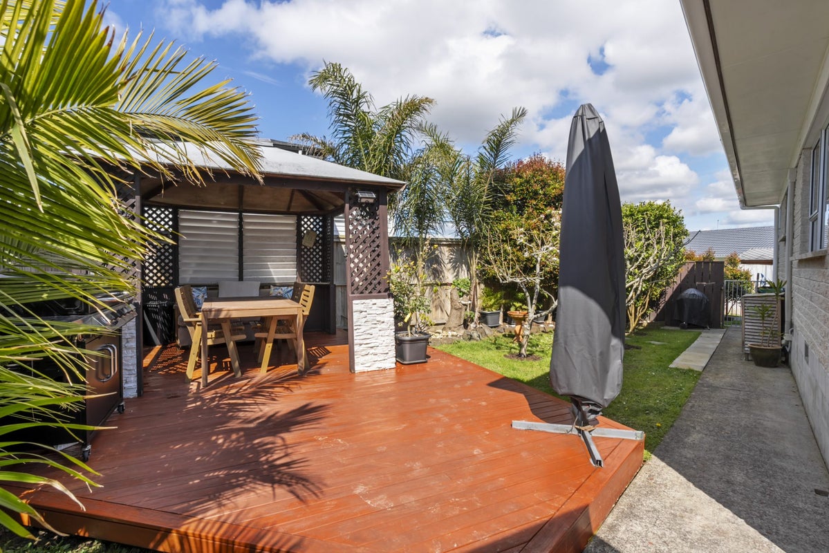 2/38 Blacklock Avenue, Henderson, Auckland - Carousel 25