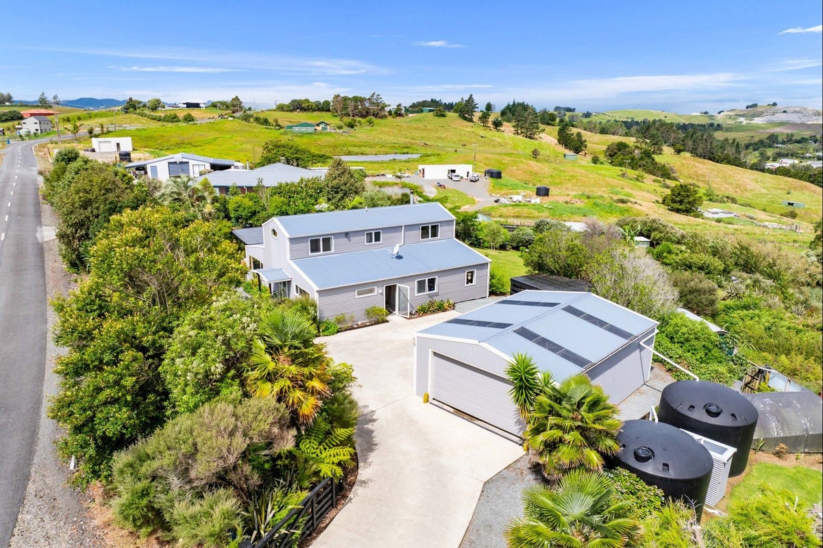 215 Valley View Road, Whangarei - Carousel 1
