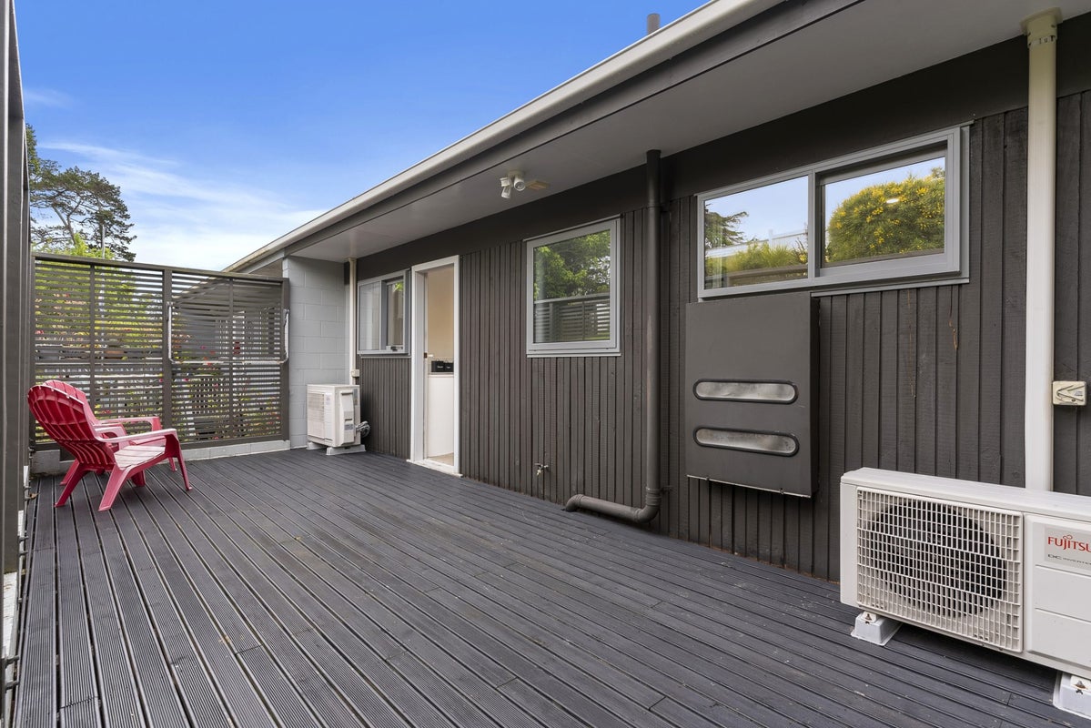 1/166 Beach Haven Road, Beach Haven, Auckland - Carousel 1
